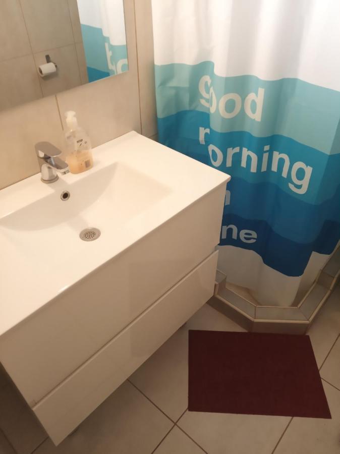 Cosy Penthouse -Up To 6 Guests- In The City Centre! Солун Екстериор снимка